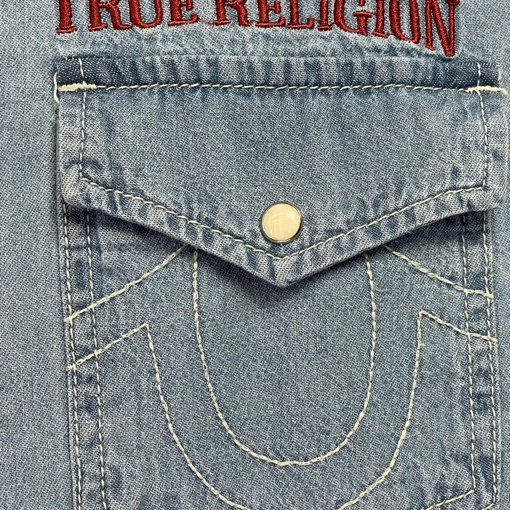 True Religion Light Blue‎ Chambrey Sz Medium snap up shirt